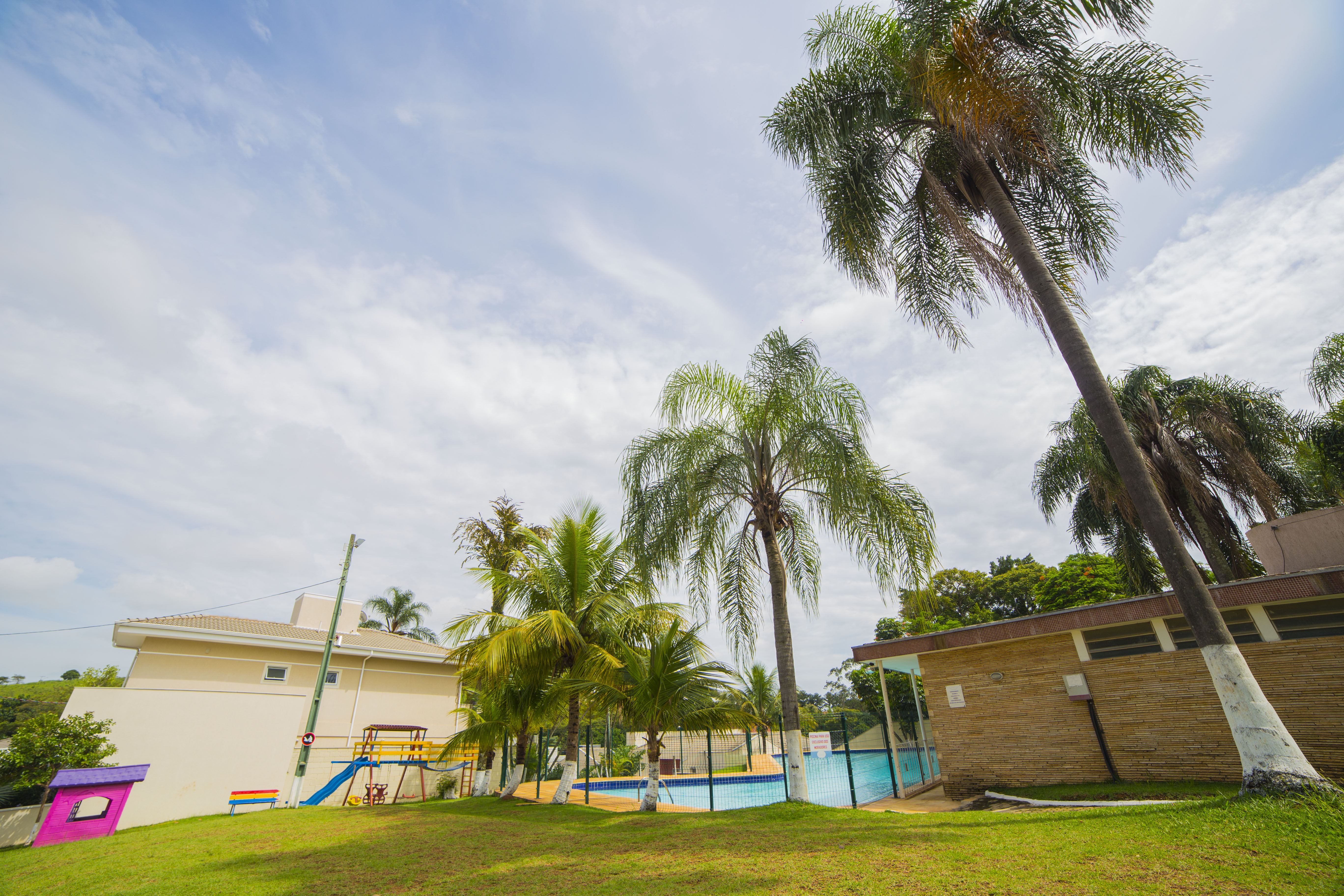 Rua interna do Residencial Jardim Fiorela